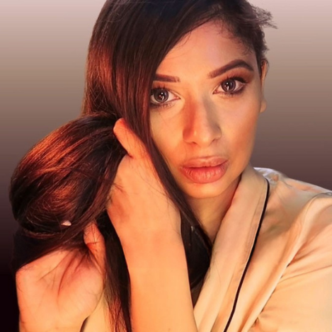 How to Reduce Hair Breakage Naturally